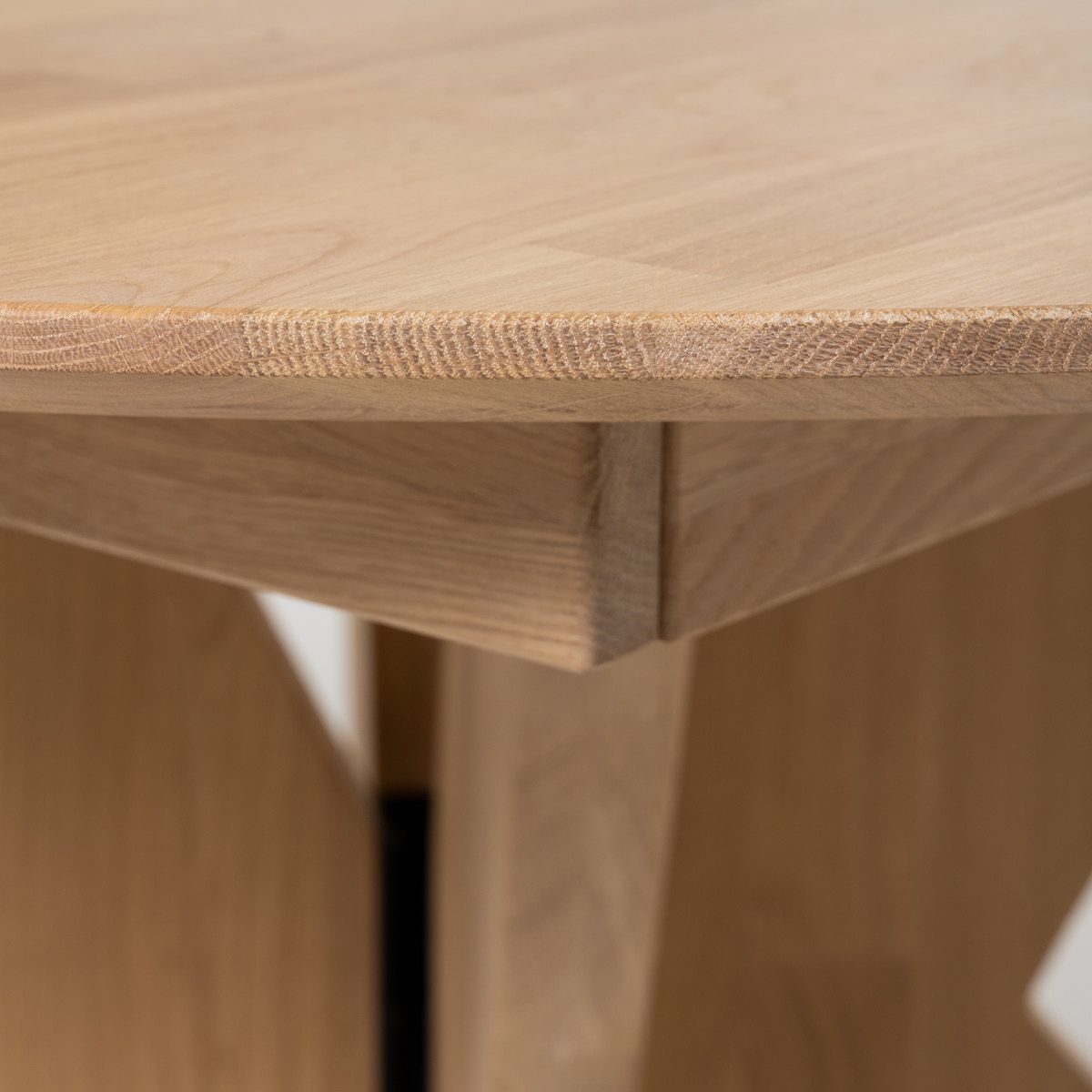 Aspen rundt spisebord ø120 (320) med 4 tilleggsplater hvitoljet heltre eik